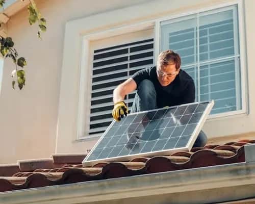 Jak działa inwerter off-grid i jak zapewnia niezależność energetyczną